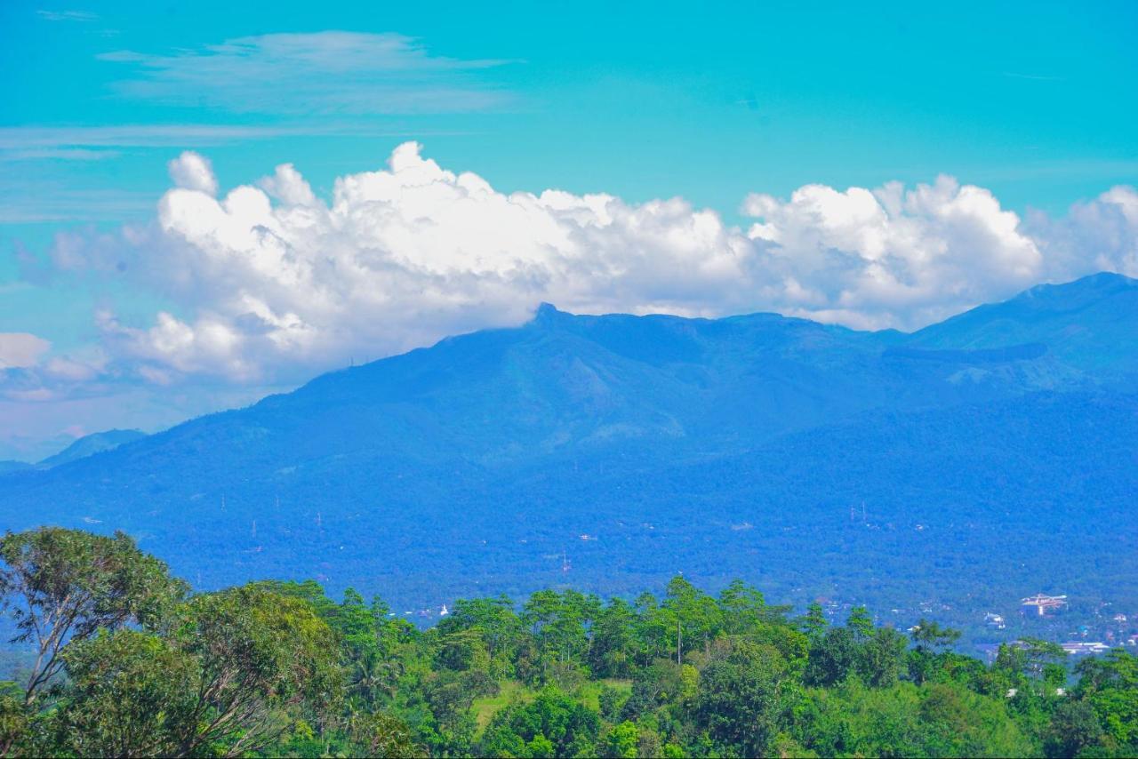 Lak Sewana Home Stay Kandy Bagian luar foto